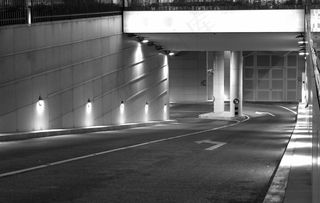 地下停车场图片