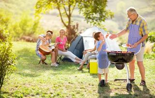 聚餐烧烤户外图片