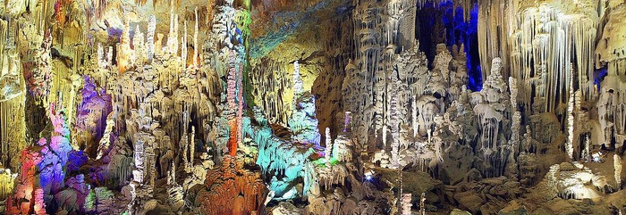 巴马水晶宫图片