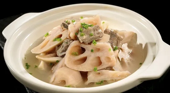 湖藕炖排骨 图片