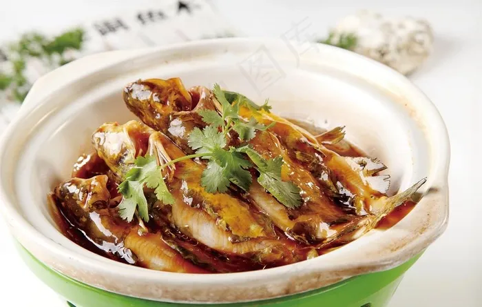 石锅黄骨鱼图片