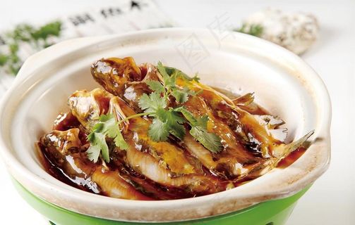 石锅黄骨鱼图片