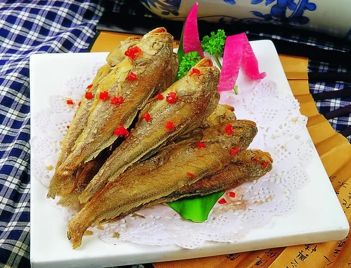 香酥小黄鱼图片