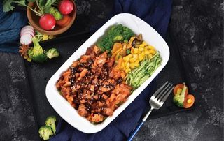 烤肉拌饭美食料理图片