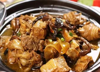 小鸡炖蘑菇图片