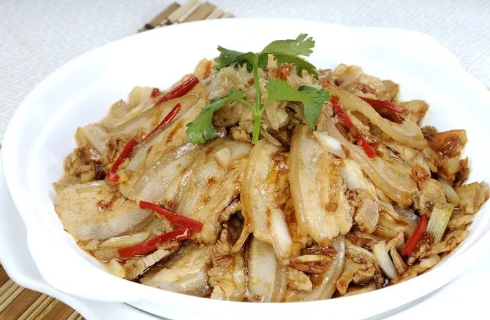 扣肉酸菜粉图片