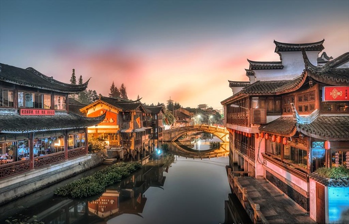 上海七宝老街夜色图片