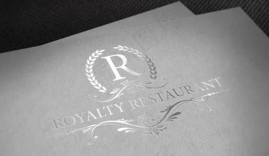 纸上银色反光效果logo样机图片