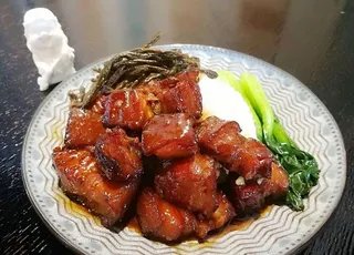 红烧肉盖浇饭图片