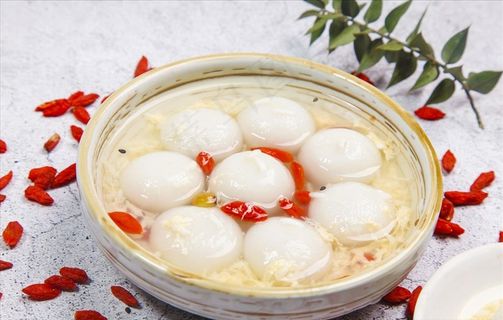 醪糟汤圆图片