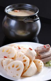 莲藕排骨汤图片