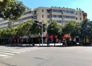 城市道路风景图片