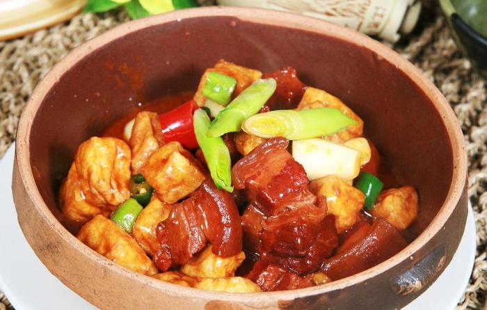 油豆腐烧肉图片