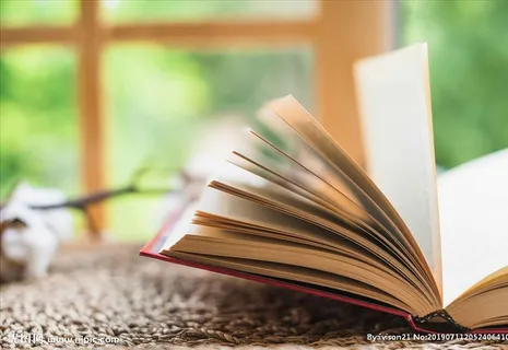 翻开书本图片