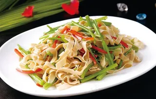 土芹炒千张图片