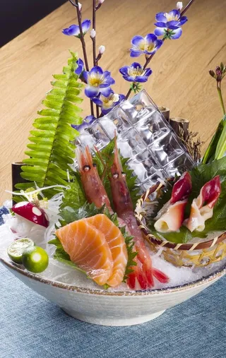 三品刺身拼盘图片