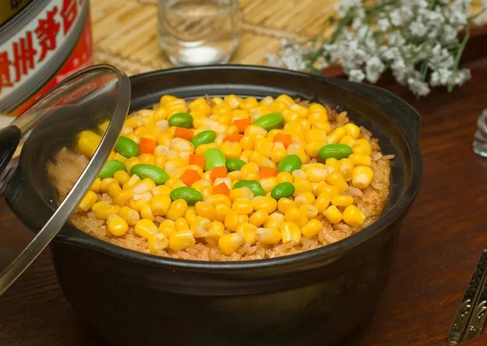 玉米煲仔饭图片