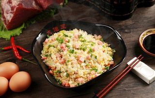 香肠炒饭图片
