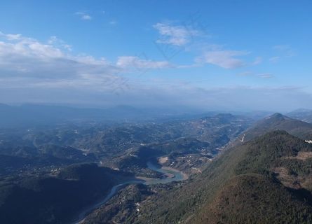 航拍大山河流湿地图片 航拍大山河流湿地图片
