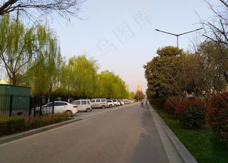 美丽的城市道路风景图片