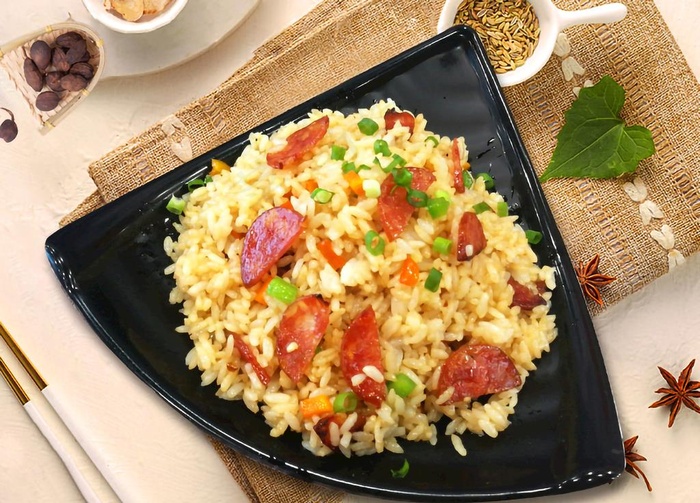 香肠炒饭图片