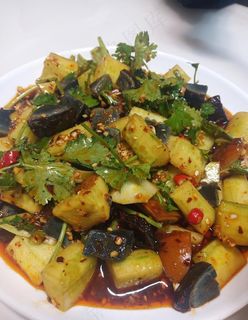 凉拌黄瓜皮蛋图片