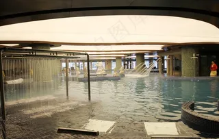 室内温泉图片
