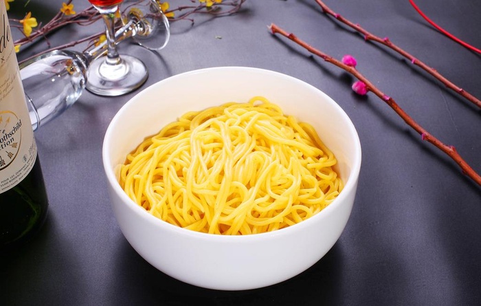 玉米面条碗图片