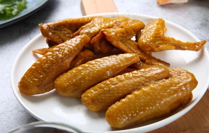 盐焗鸡翅图片