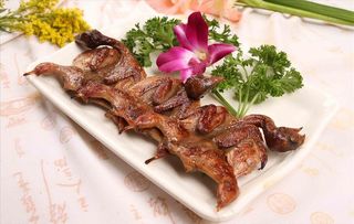 烤鹌鹑图片
