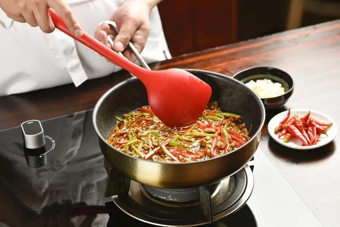 烹饪炒菜图片