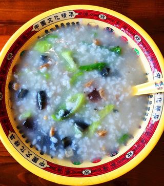 皮蛋瘦肉粥图片