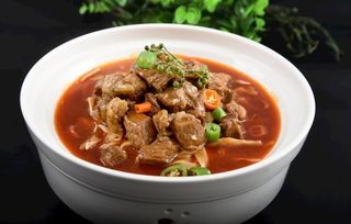 笋干煨牛腩图片