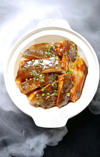 砂锅碟鱼头图片