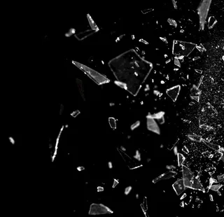 空中漂浮效果破碎玻璃元素图片