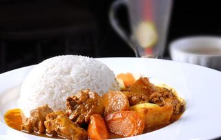 咖喱鸡肉套餐图片