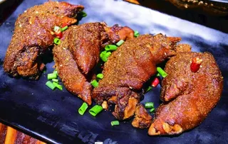 烤猪蹄  美食 宵夜 香辣图片