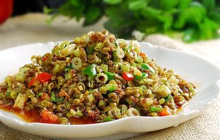 芹菜豇豆炒肉沫图片