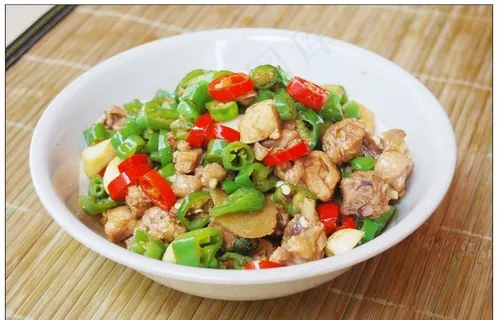 小炒鸡肉图片 小炒鸡肉图片