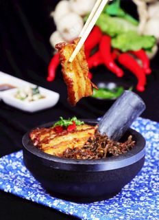 梅菜扣肉擂椒拌饭图片