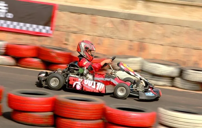 儿童卡丁车图片