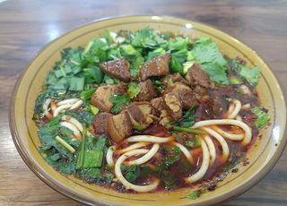 红烧羊肉粉图片