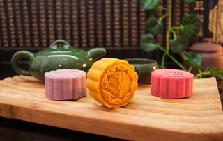 彩色冰皮月饼图片