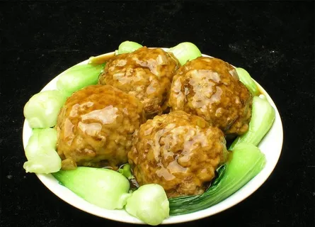 红烧狮子头图片