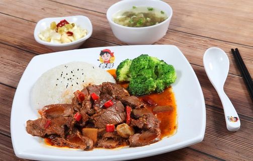 香辣牛肉饭图片