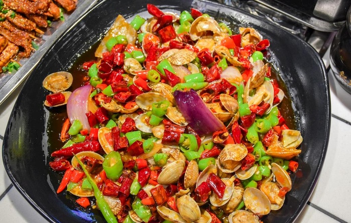 香辣火爆花甲图片