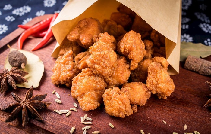 炸鸡块美食金黄鸡米花五香鸡米花图片