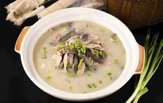 清烩野山羊杂汤图片