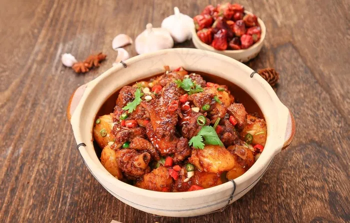 土豆烧鸡图片