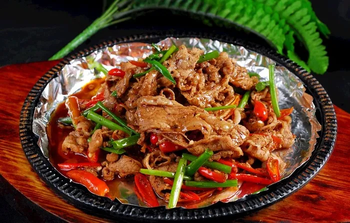 铁板芹菜牛肉图片